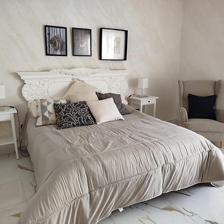 Bouganville Residence 卡拉塔比亚诺 外观 照片